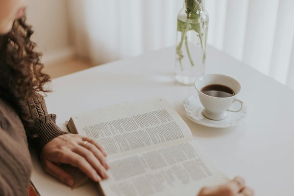 Casual Elegance: Expert Tips for Perfecting Weekend Blazer Style