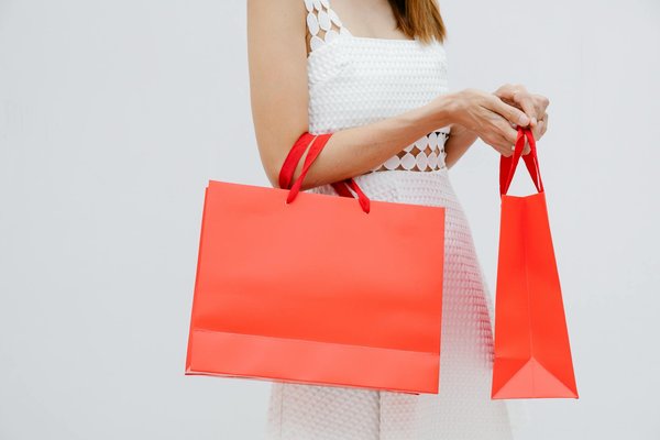 Mastering the Art of Eyebrow Shaping: Choose the Ideal Brow to Enhance Your Facial Beauty